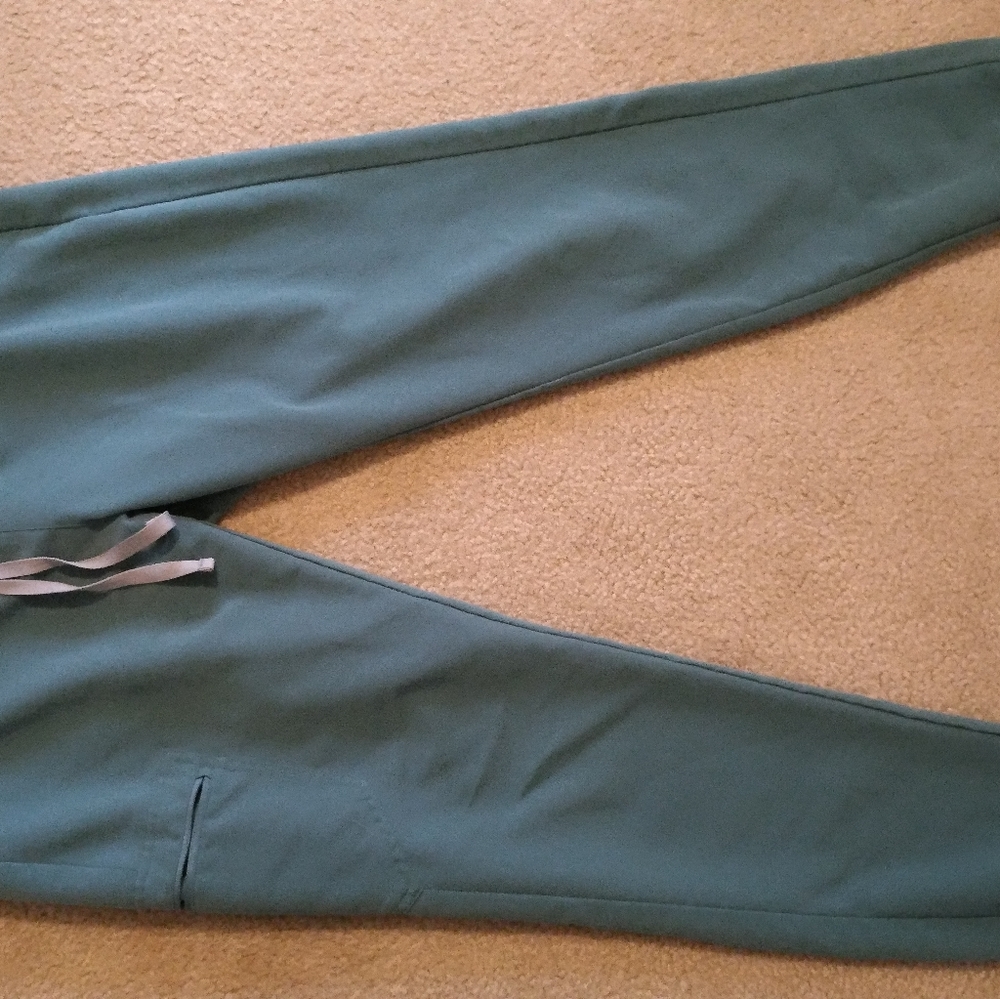 FIGS Hydrogreen Zamora Joggers XXS and M